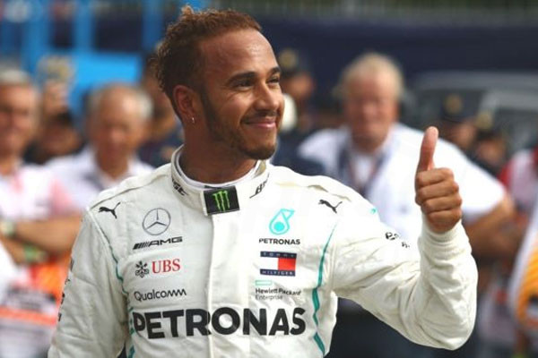 Lewis Hamilton tells young fans: Believe in yourself